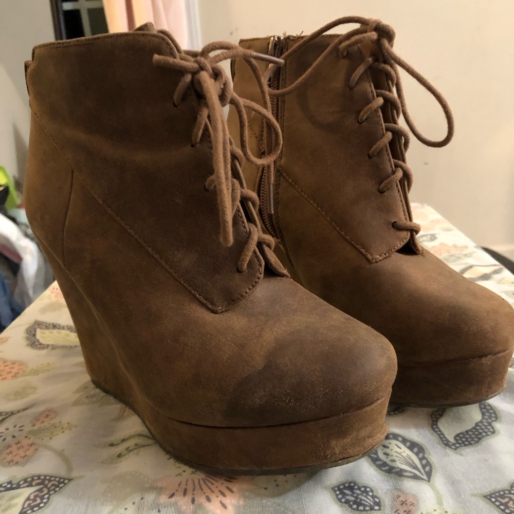 Shi booties w wedge heal